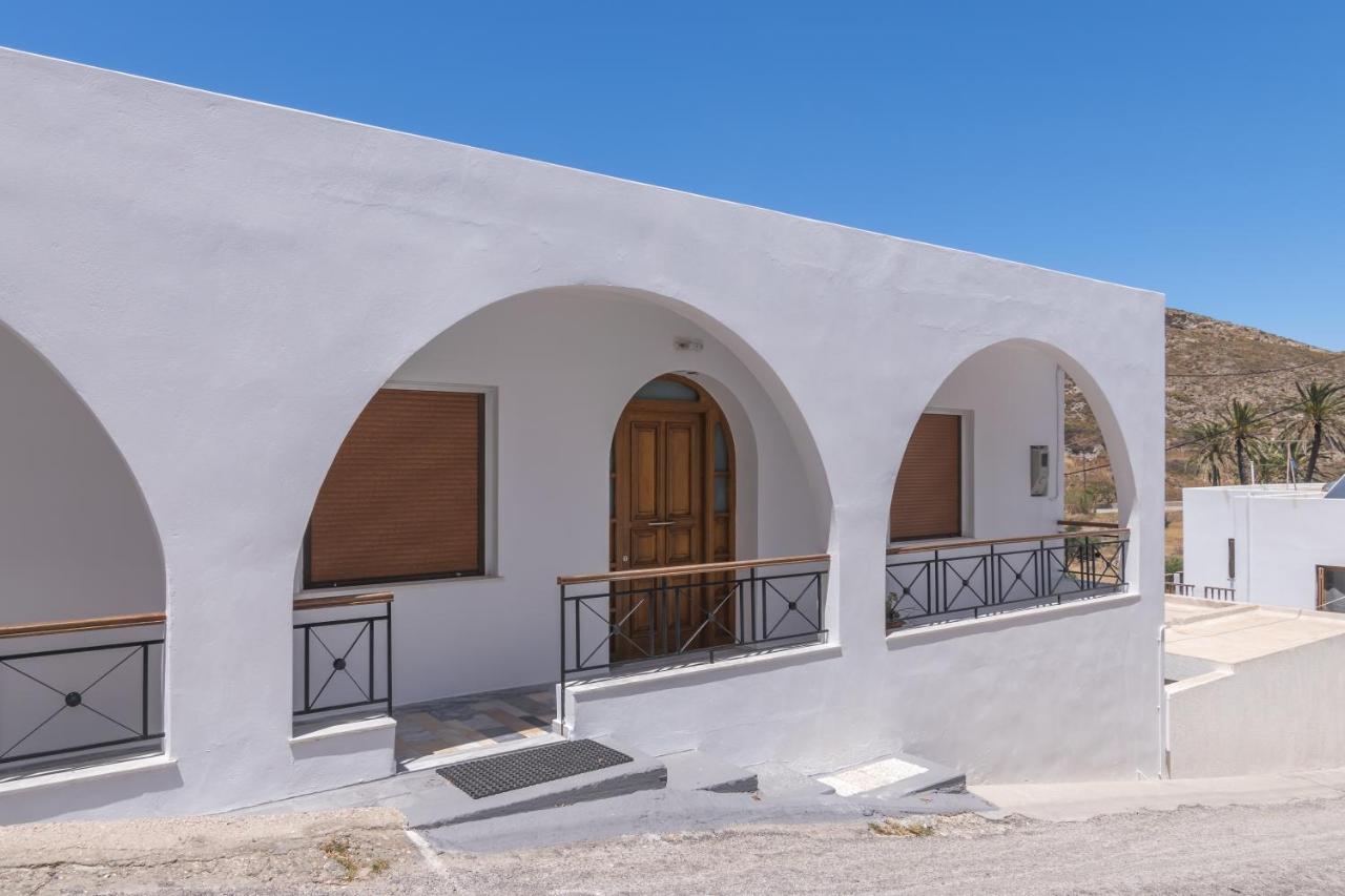Areti'S Milos Guesthouses Adamantas  Exterior foto