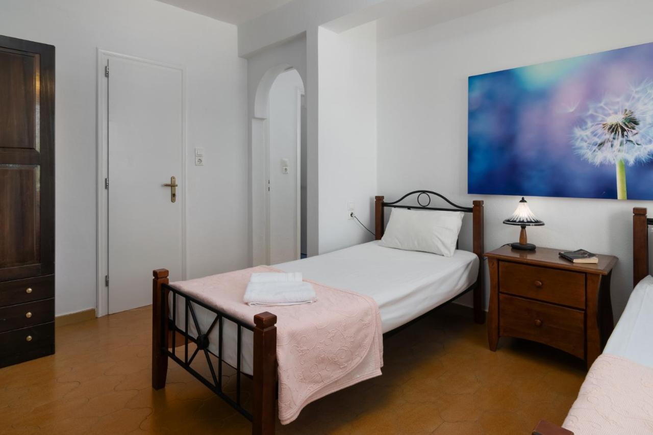 Areti'S Milos Guesthouses Adamantas  Exterior foto