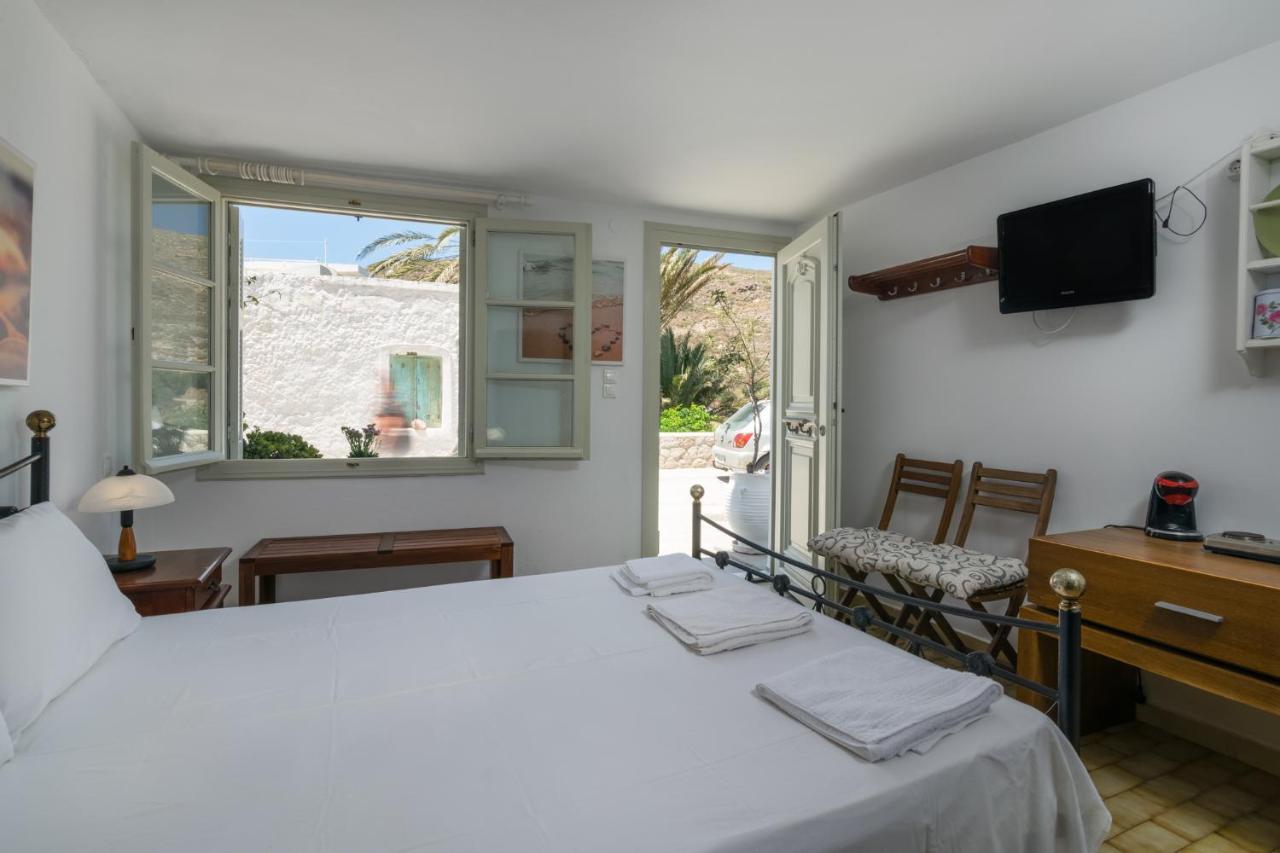 Areti'S Milos Guesthouses Adamantas  Exterior foto