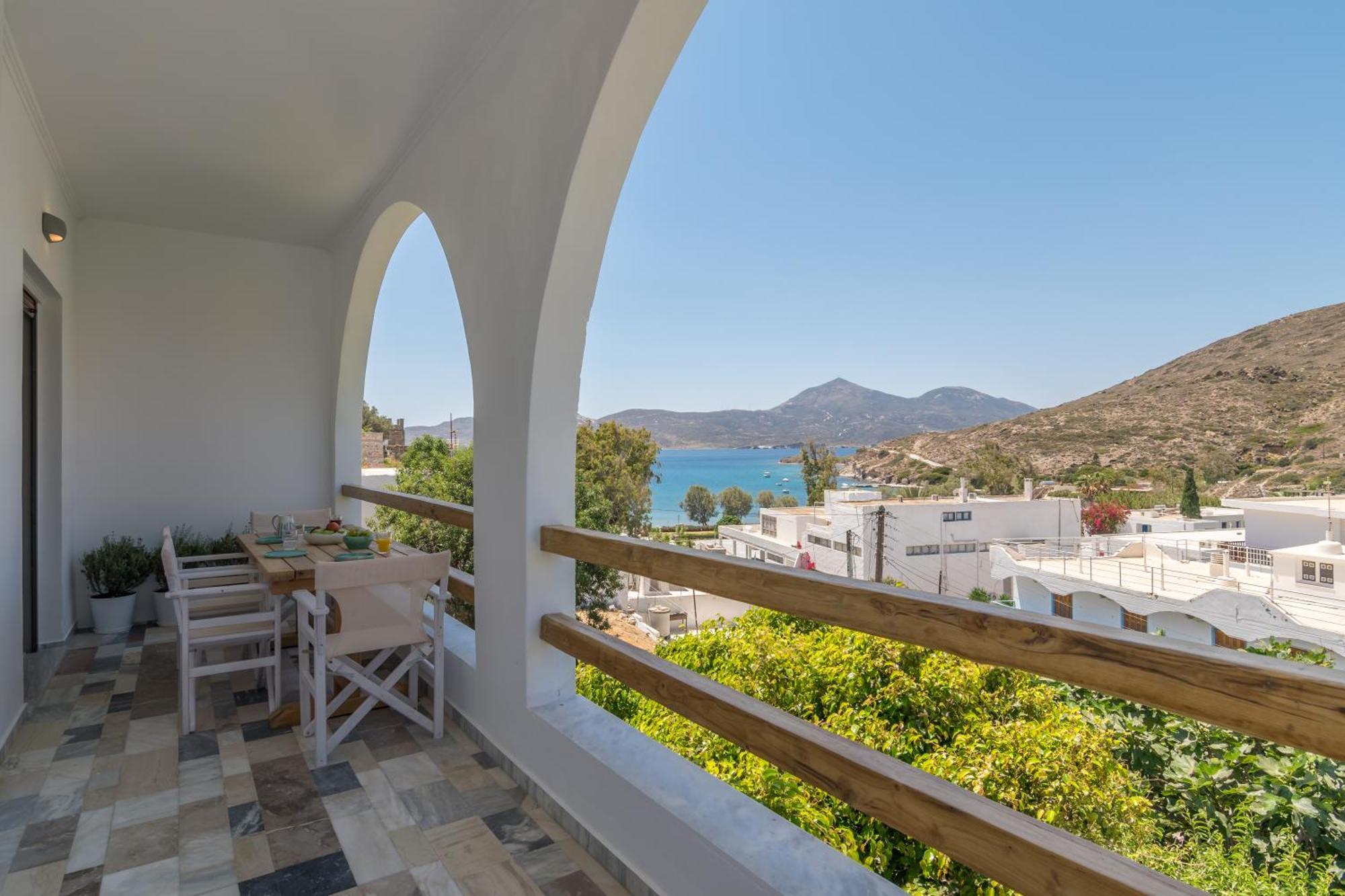 Areti'S Milos Guesthouses Adamantas  Exterior foto